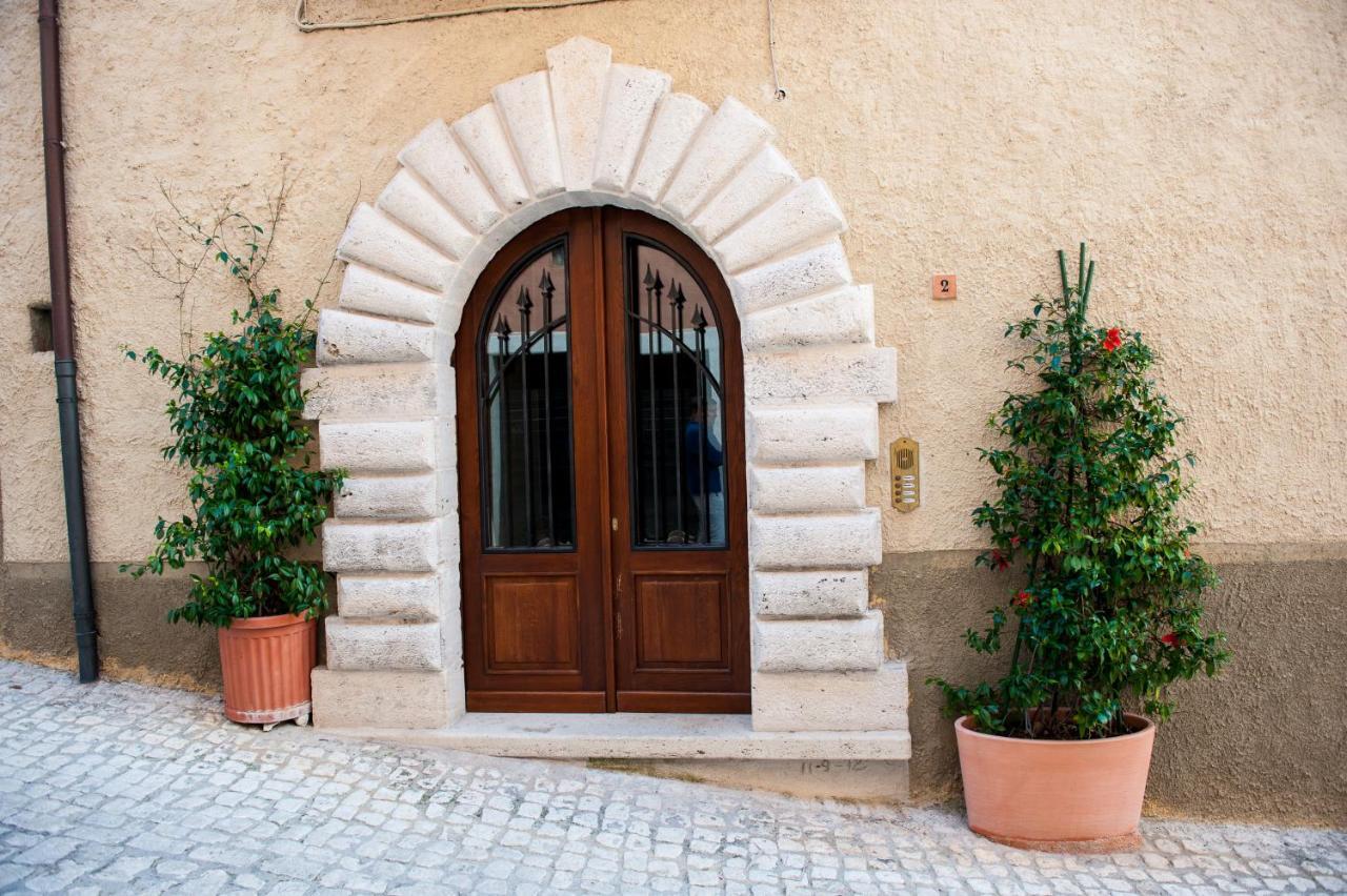Casa Vacanza La Piazza Orvinio Exterior photo